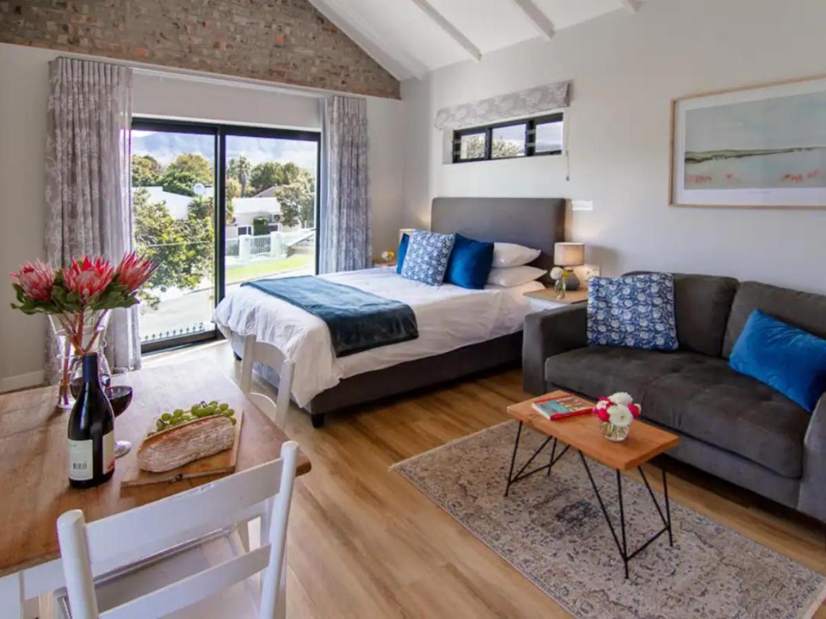Silvertree Apartment *