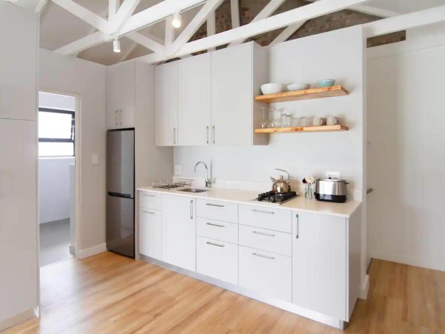 Silvertree Apartment *
